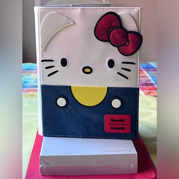 SANRIO HELLO KITTY 50TH ANNIVERSARY COSPLAY PEARLESCENT REFILLABLE JOURNAL 🐱NWT - Picture 13 of 16